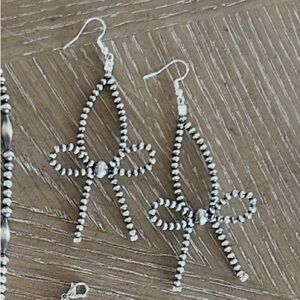 Navajo pearl style bow earrings